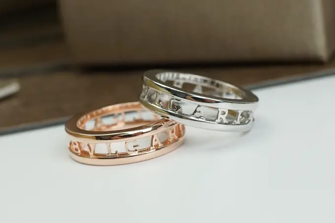 Bvlgari B.zero 1 series letter hollow ring Unique design embellished with eye-catching