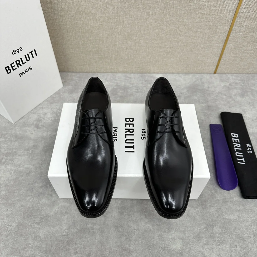 Berluti men’s hand-brushed formal leather shoes are shipped. Selected high-quality imported