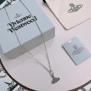 Vivienne Westwood Classic Large Saturn Necklace