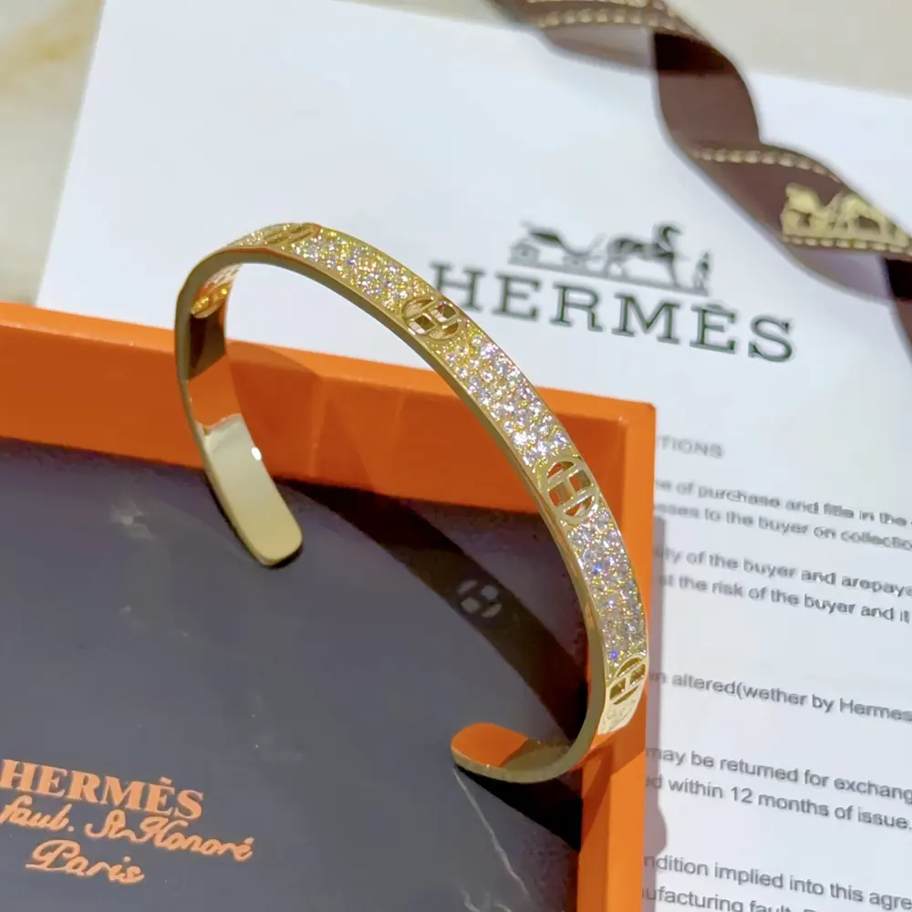 Hermès bracelet It really tests the craftsmanship of the master. To ensure the details are