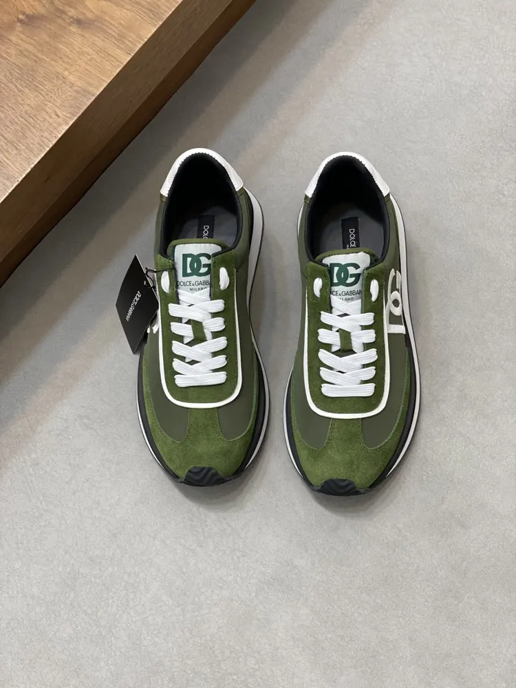 Dolce & Gabbana men’s sports and casual shoes. Top-quality original goods from the counter