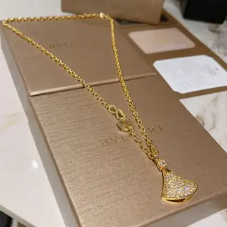 Bvlgari DIVAS’ DREAM series is in perfect condition and has invincible details. The unique