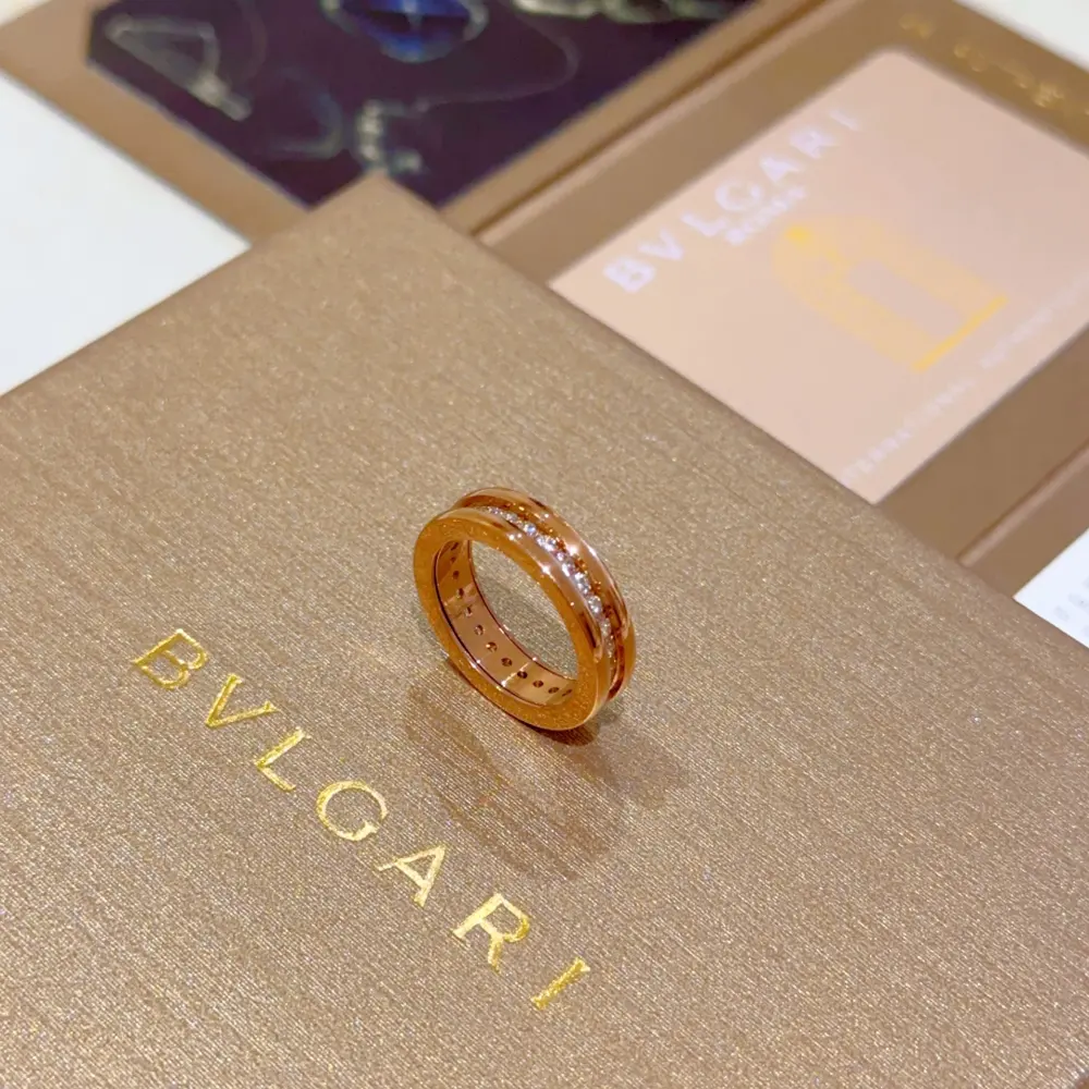 Bvlgari DIVAS’ DREAM series with rose gold in the middle and white gold on the edges