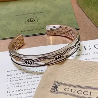 Gucci bracelets are unique and charming. The latest bracelets are of higher quality. The