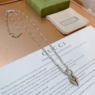 The latest model of Gucci necklace