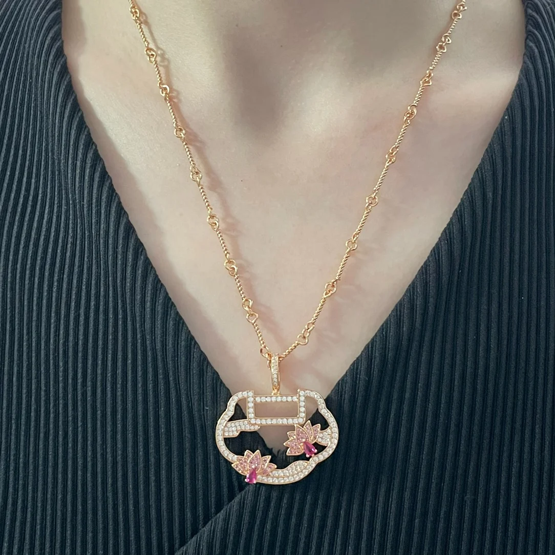 Qeelin Kirin Two Flowers Ruyi Lock Necklace A combination of fashion and tradition