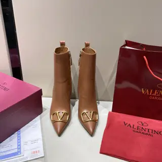 Valentino women’s boots are comfortable and versatile