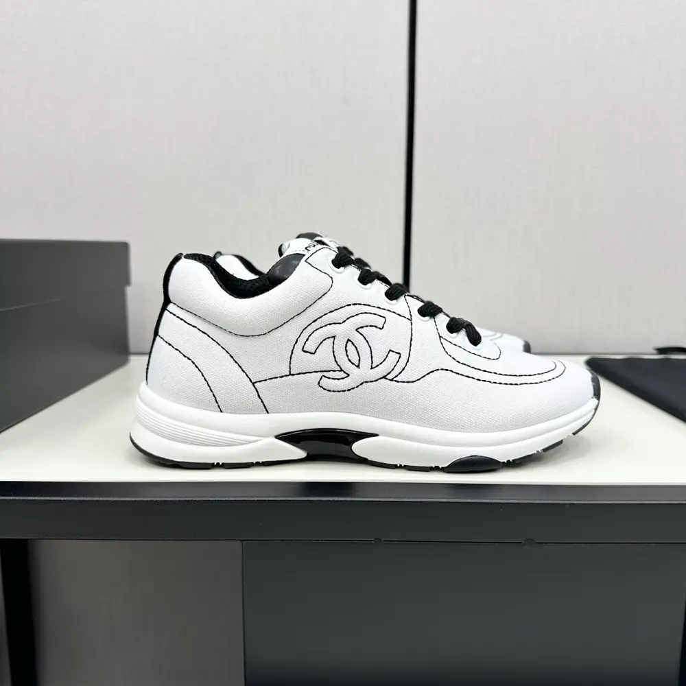 Chanel full leather panda color white shoes casual sports shoes skateboard shoes