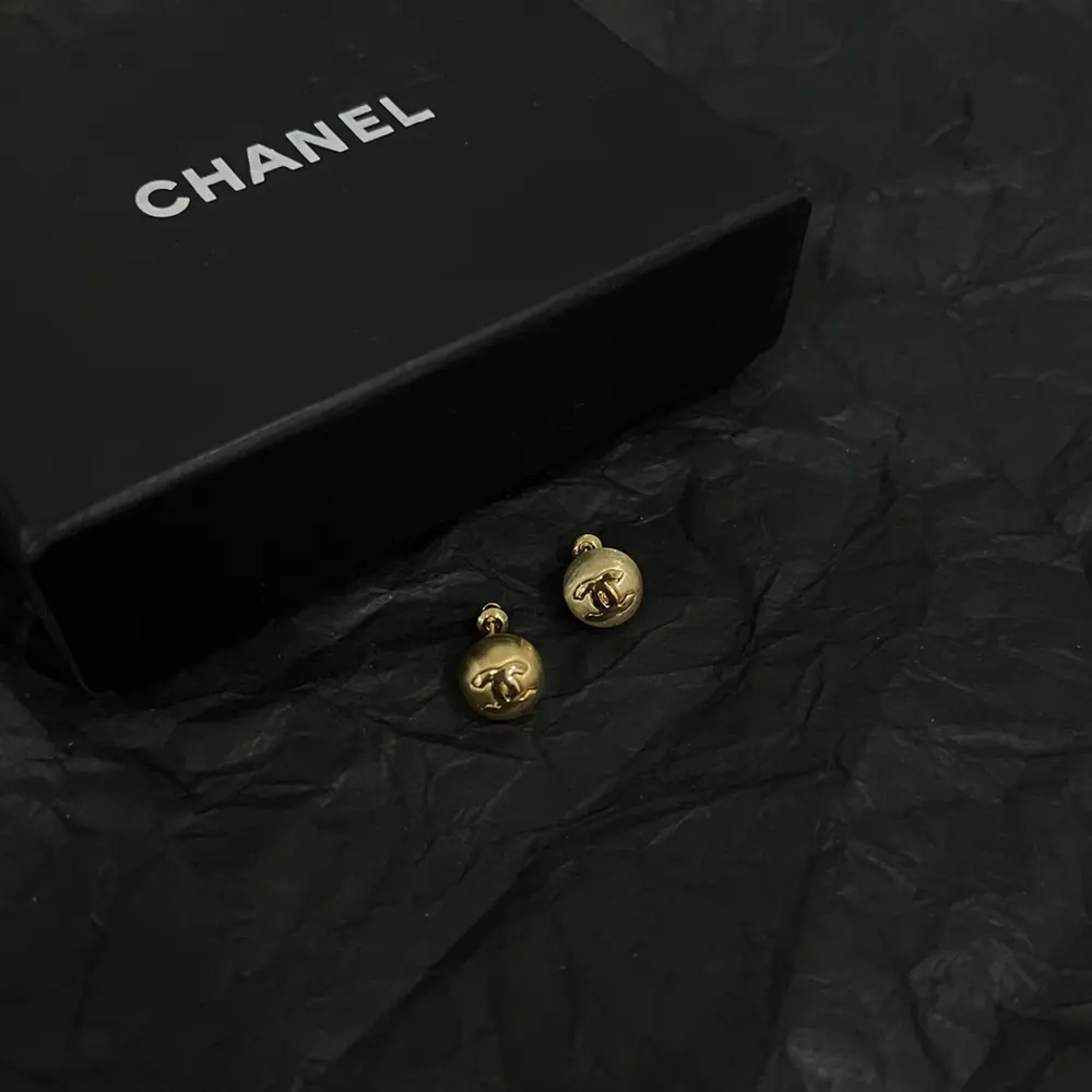 Chanel second-hand earrings