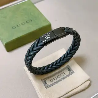 The latest model of Gucci bracelet