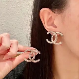 Chanel second-hand earrings
