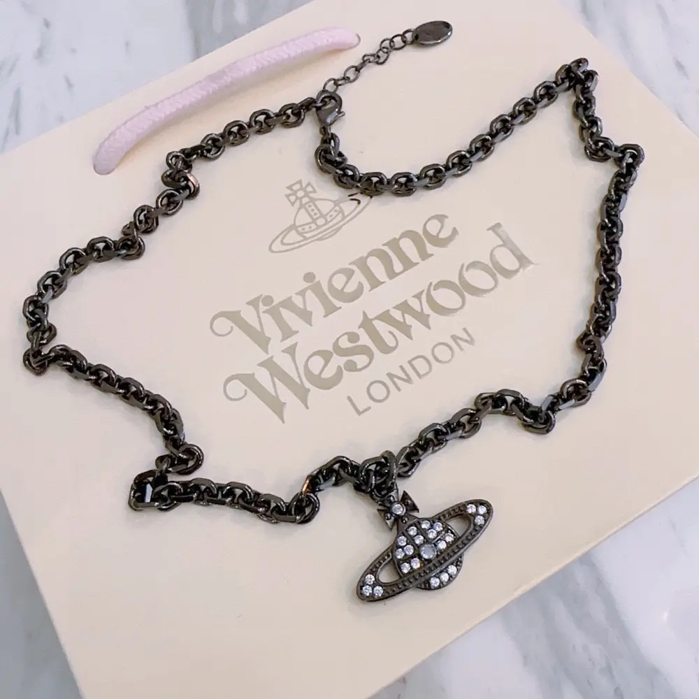 Vivienne Westwood Classic Large Saturn Necklace