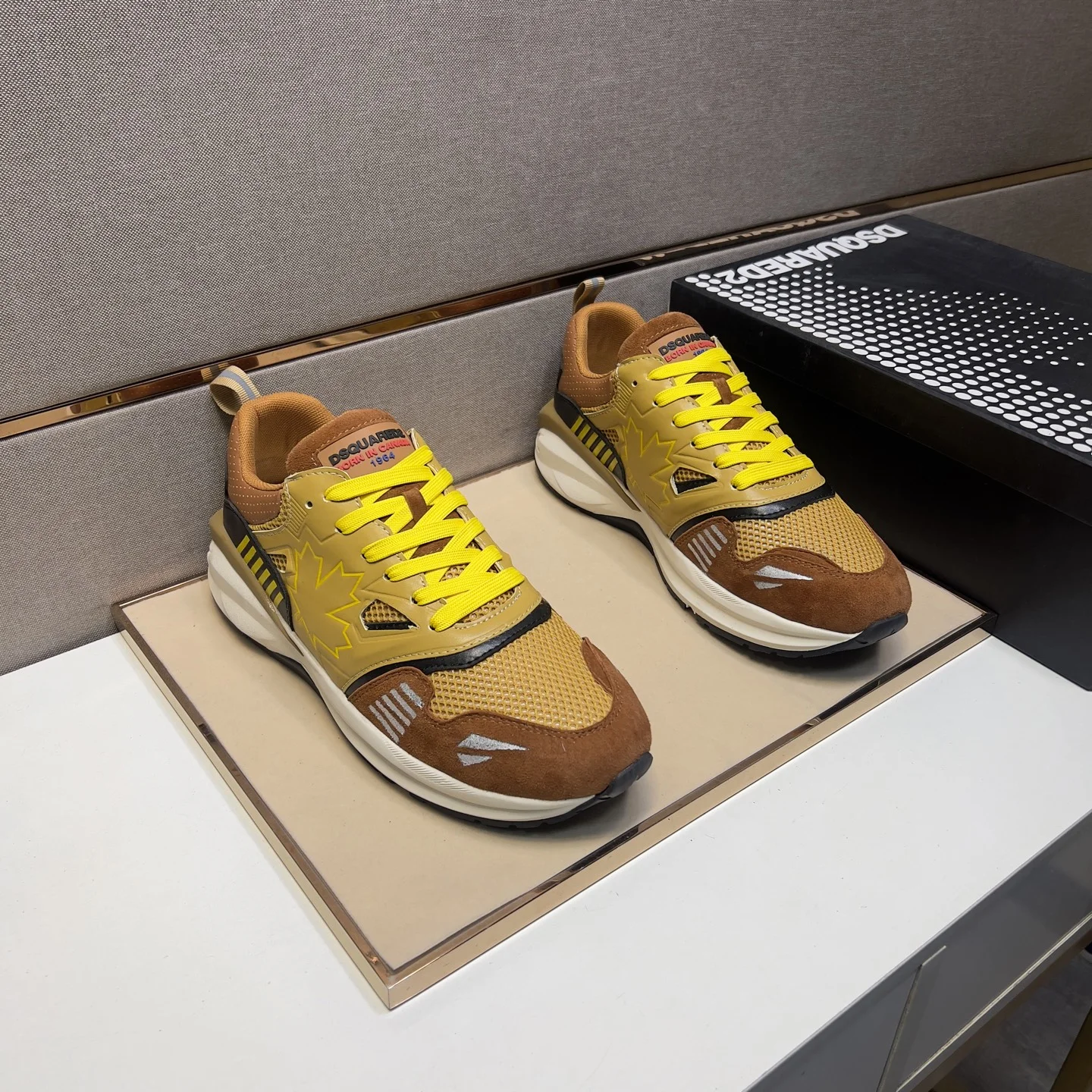 DSQUARED2 couple casual shoes 2024z cabinet simultaneous sale 1 color The upper