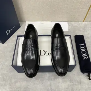 DIOR TIMELESS LOAFER LEATHER SHOES This loafer embodies classic elegance. Crafted from