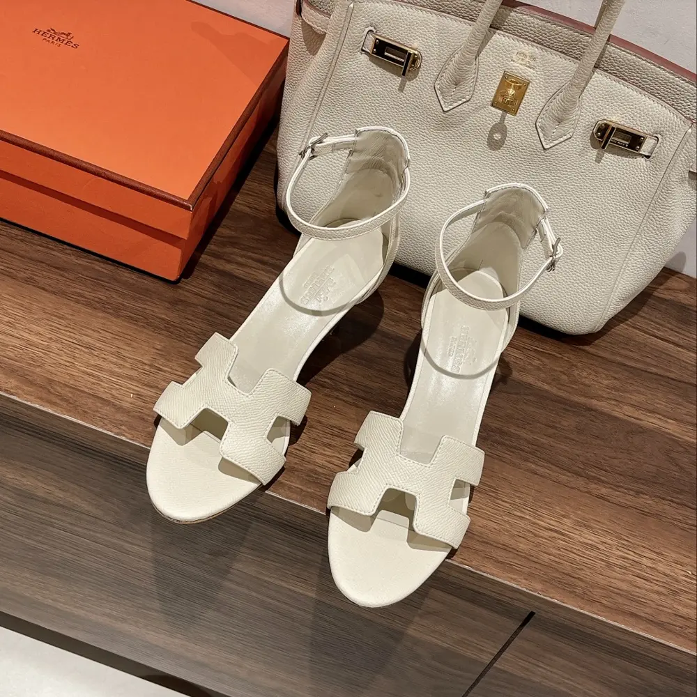 Epson Palm Print Series will continue the classics 2023 Hermès wedge sandals with new colors