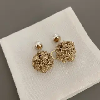 [Dior Hollow Flower Ball Earrings] Early Spring Show Model