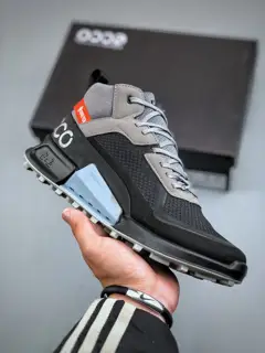 ECCO shock-absorbing waterproof men’s shoes