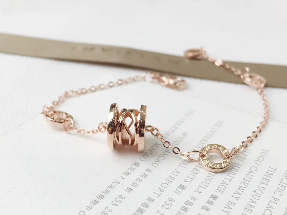 Bvlgari hollow bracelet Rose gold / white gold Elegant personality [heart] [heart] Super hot