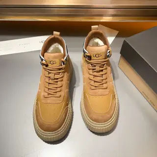 UGG strap series is popular in the global fashion circle. The thick sole of the snow boots