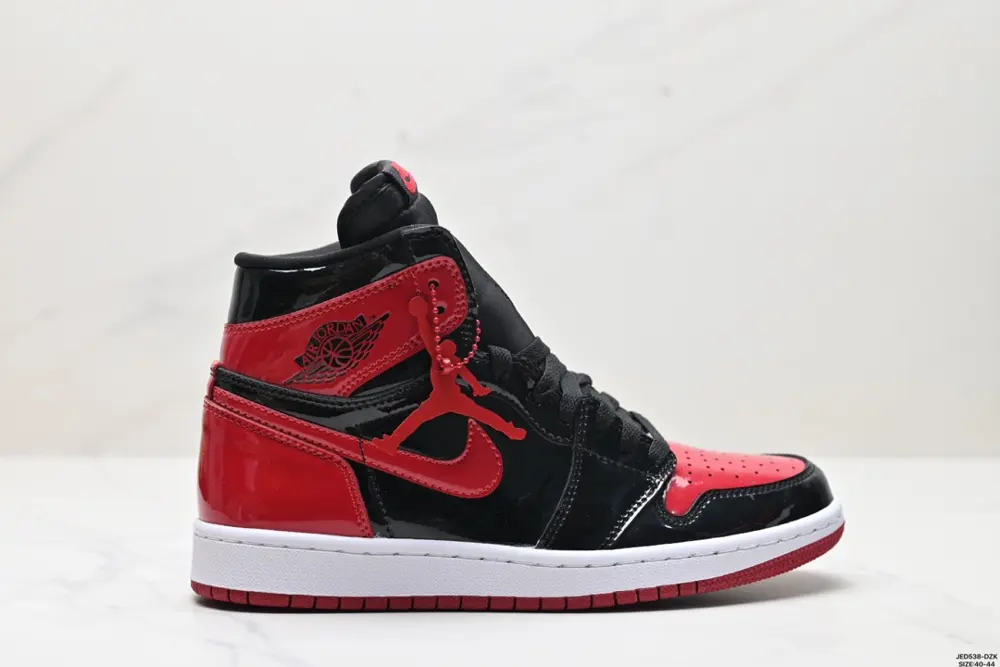Nike AIR JORDAN 1 RETRO HIGH OG Nike AJ1 generation Michael Jordan high top classic retro FB9934-300