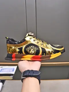 Versace fashion men’s shoes are luxurious and of high quality. Designers professionally