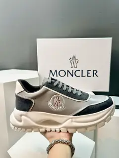 Moncler outdoor lace-up sneakers are comfortable and non-slip
