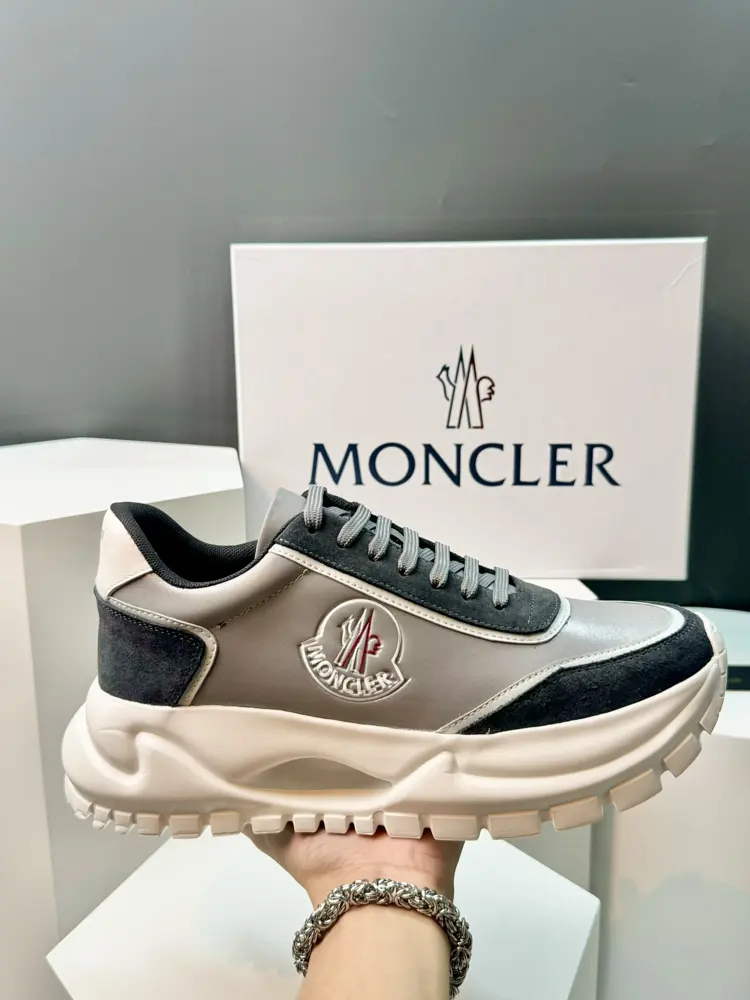 Moncler outdoor lace-up sneakers are comfortable and non-slip