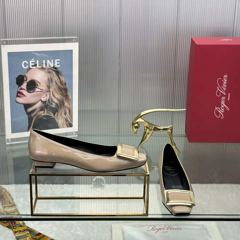 Roger Vivier classic Trompette series square buckle square toe flat shoes