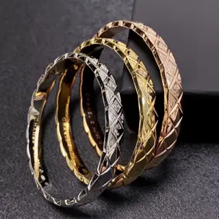 Chanel diamond-studded original high-quality bracelet