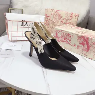 Dior’s hottest sandals are now available The hottest online celebrities of the year