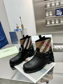 BURBERRY knight boots style uppers