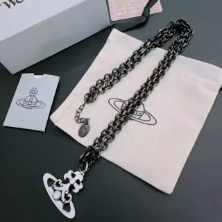 Vivienne Westwood Classic Large Saturn Necklace