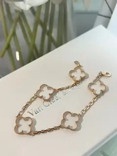 Van Cleef & Arpels five-flower transparent bracelet VCA transparent bracelet