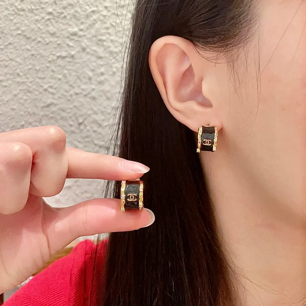 Chanel second-hand earrings