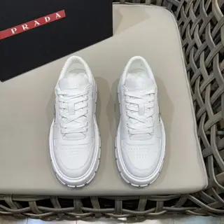 Prada business thick-soled casual sneakers | This pair of sneakers has a neat design and