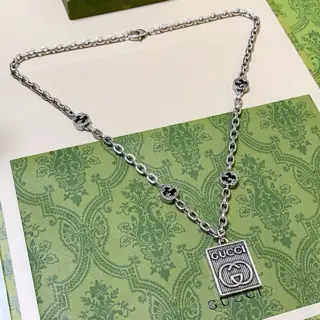 The latest Gucci necklace with a higher-end chain
