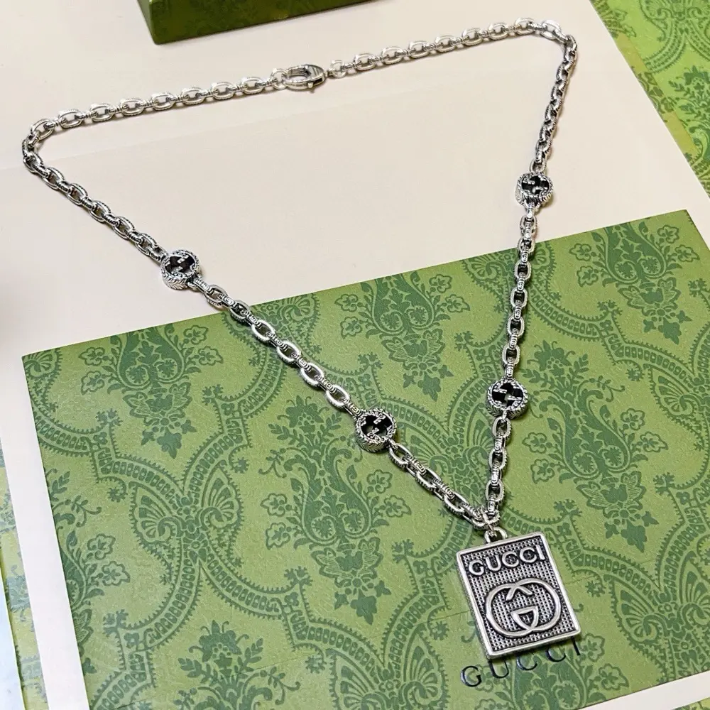 The latest Gucci necklace with a higher-end chain