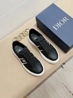 Dior casual men’s shoes are on sale. 1:1 production on the official website. Original