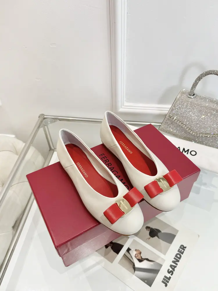 Salvatore Ferragamo New Retro Style Flat Witch Shoes with 1.5cm Height Increase