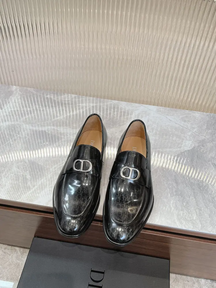 Dior Timeless loafers embody classic elegance. Elegant appearance with slender silhouette