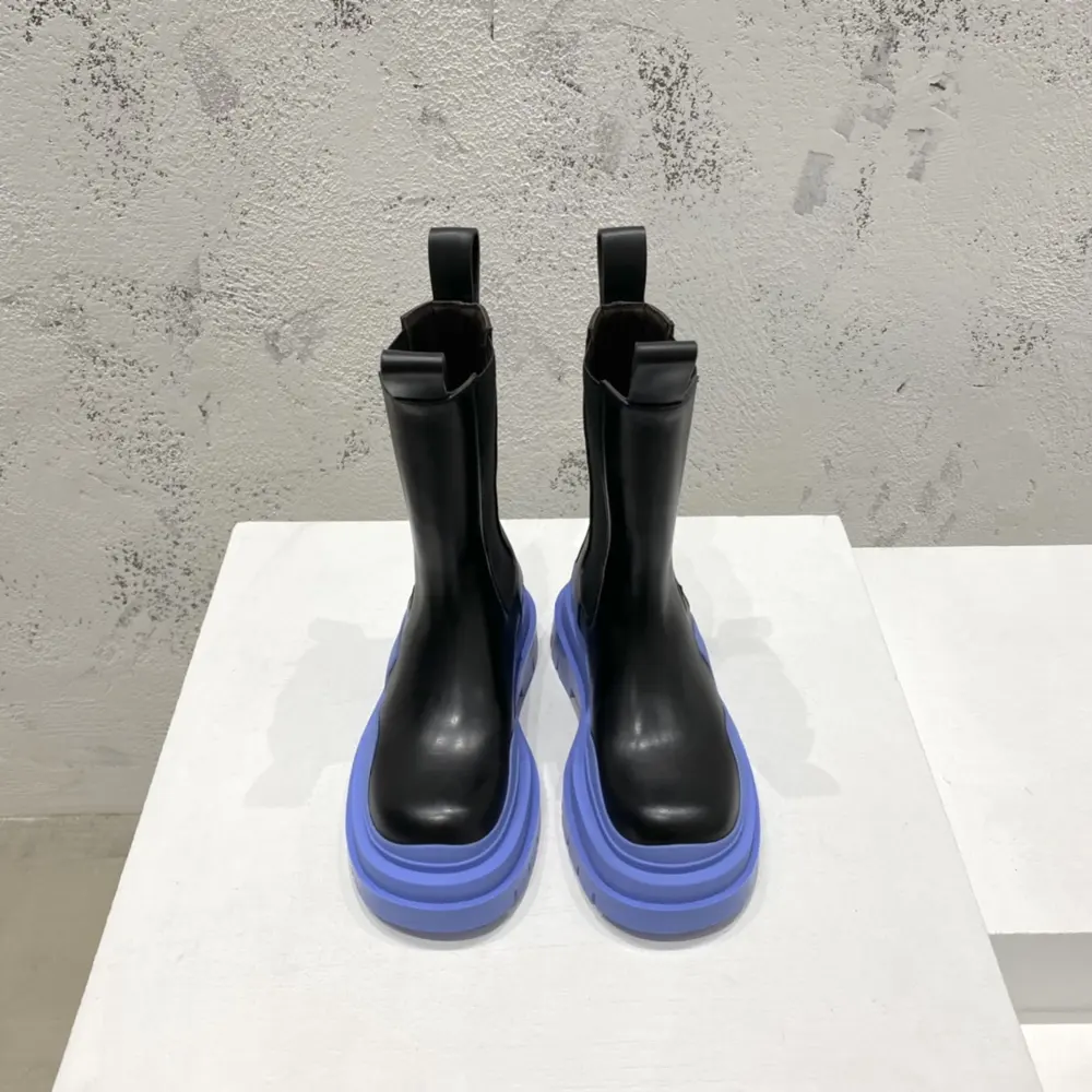 BOTTEGA VENETA Couple’s Short-barrel Wave-bottom Series Martin Boots