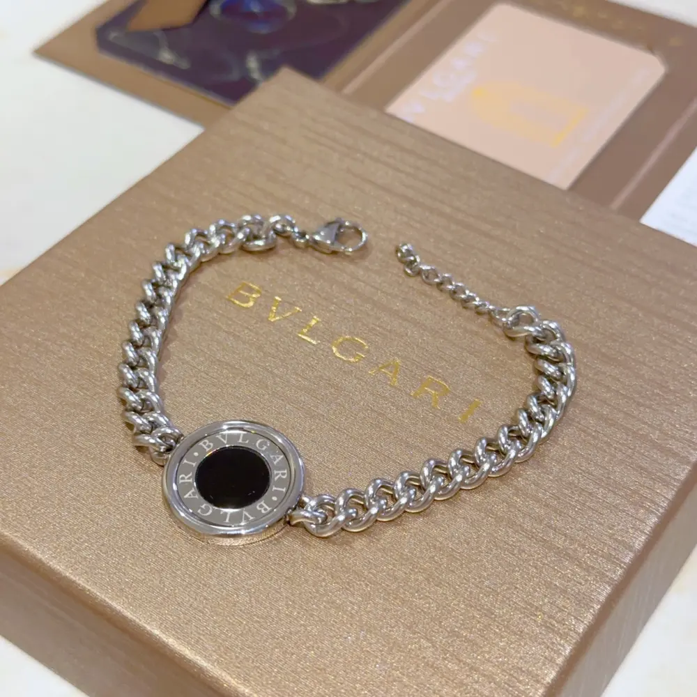 Bvlgari DIVAS’ DREAM series is in perfect condition and has invincible details. The unique