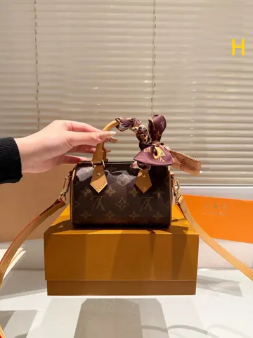 Louis Vuitton Speedy