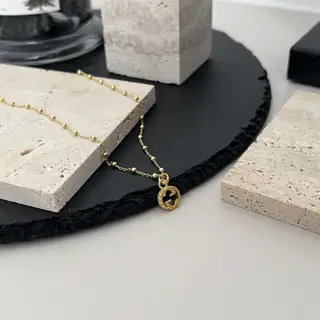 Gucci interlocking G gold necklace