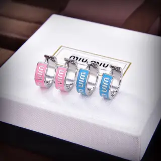 miumiu letter earrings The same brass material as the counter