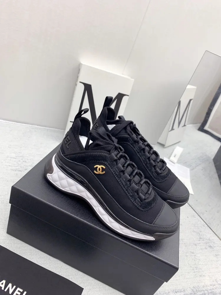 Chanel autumn and winter diamond-patterned sneakers