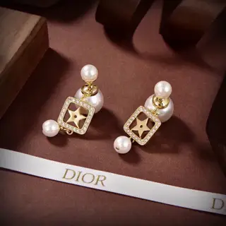 Dior new five-pointed star earrings
