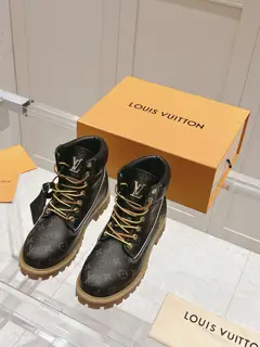 Louis Vuitton Men’s The kick-proof co-branded Martin boots are launched