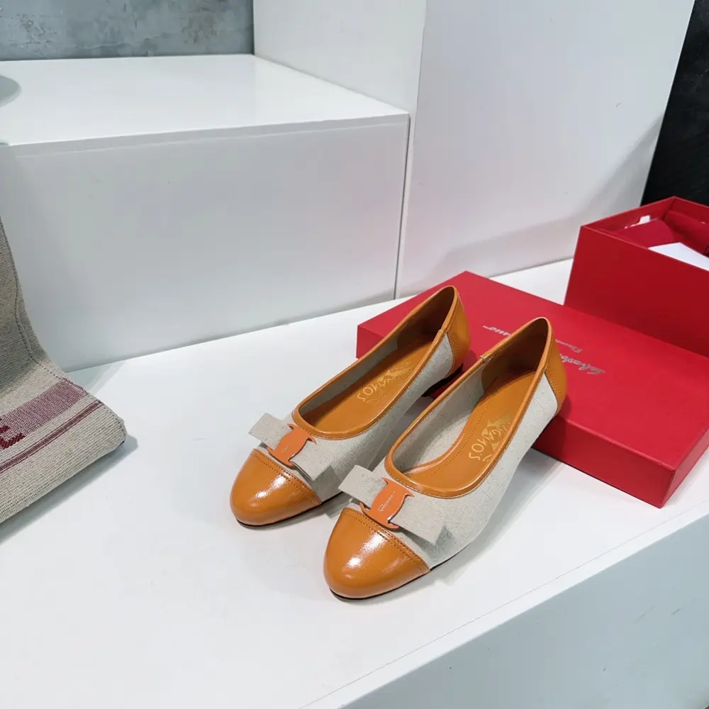 Salvatore Ferragamo Ferragamo Bow Hardware Buckle Canvas Flat Shoes