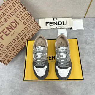 Fendi Retro Contrast Color Sneakers Fend* Match compact design sneakers with retro label on
